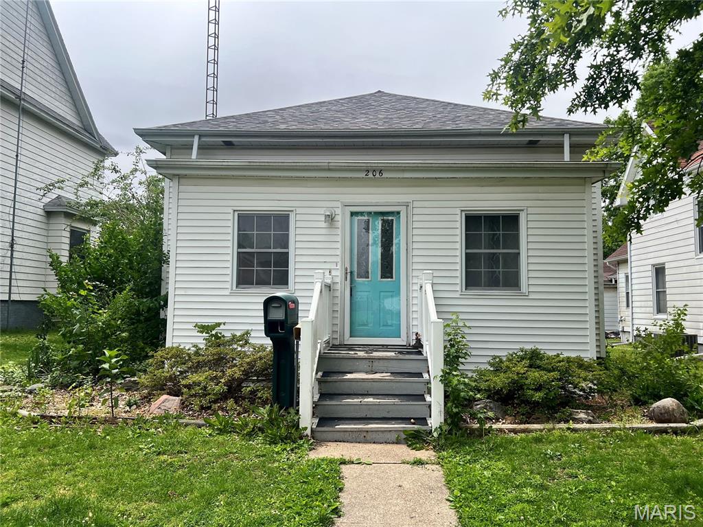 206 S Cedar Street, Nokomis, IL, 62075
