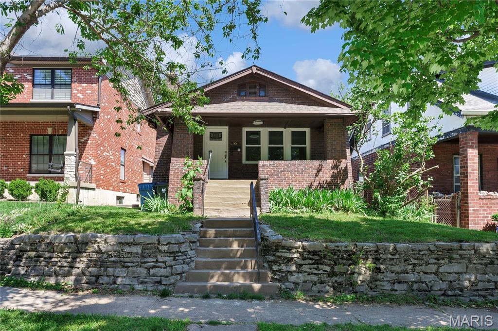 1024 Yale
