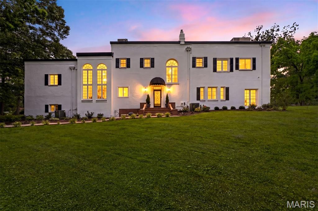 4 Litzsinger Lane, Ladue, MO, 63124 - 4 bed, 4 bath home for sale in Ladue, MO