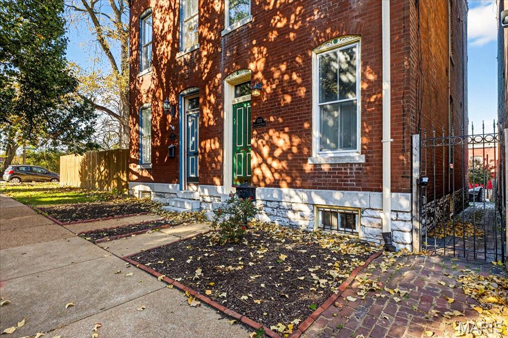 1323 Shenandoah