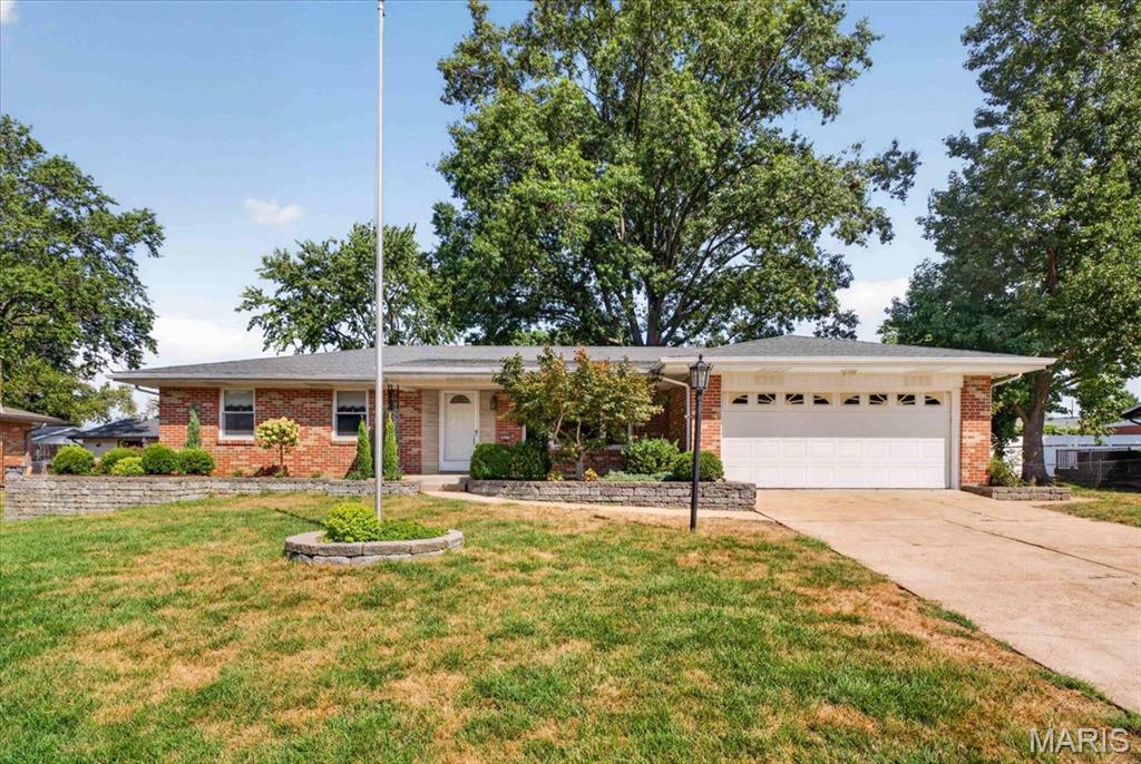 5827 Pebble Oak