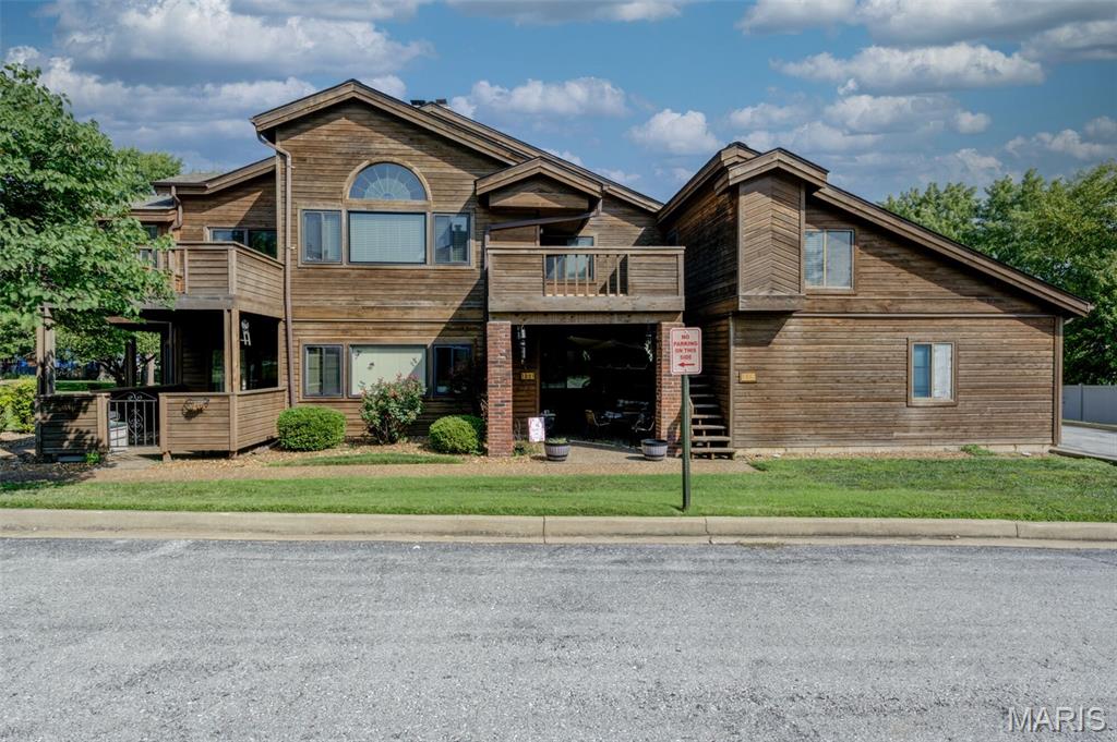 1002 Hemingway