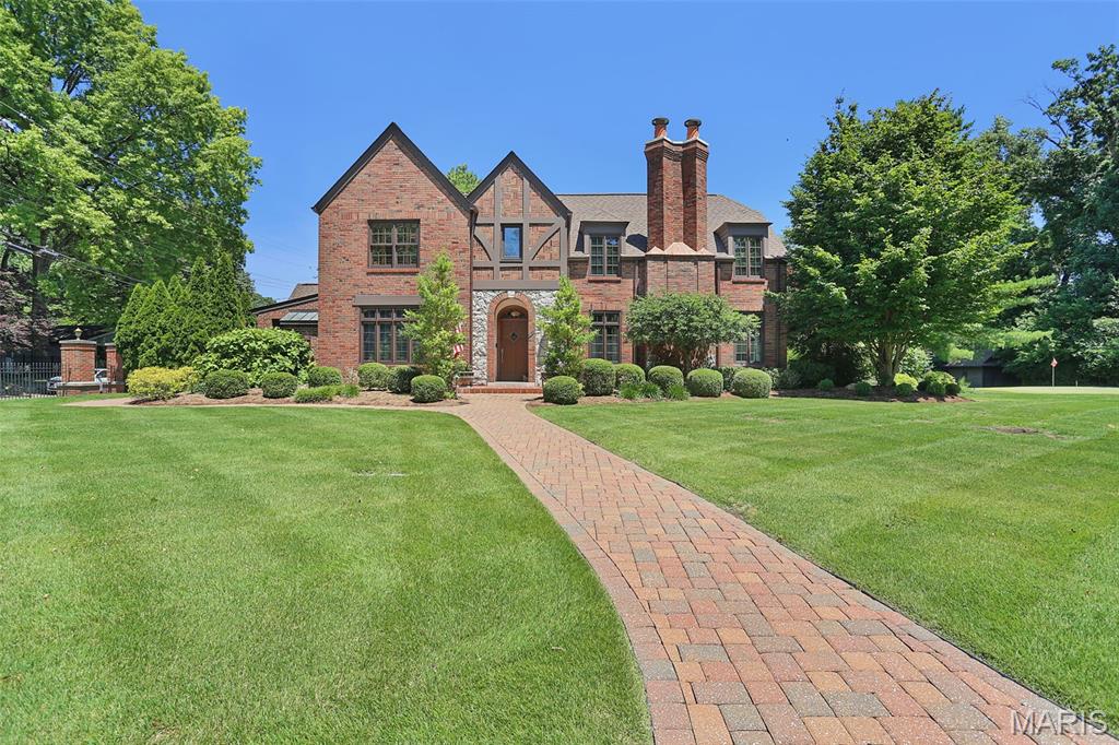 1239 Saint Louis Street, Edwardsville, IL, 62025 - 4 bed, 4 bath home for sale in Edwardsville, MO