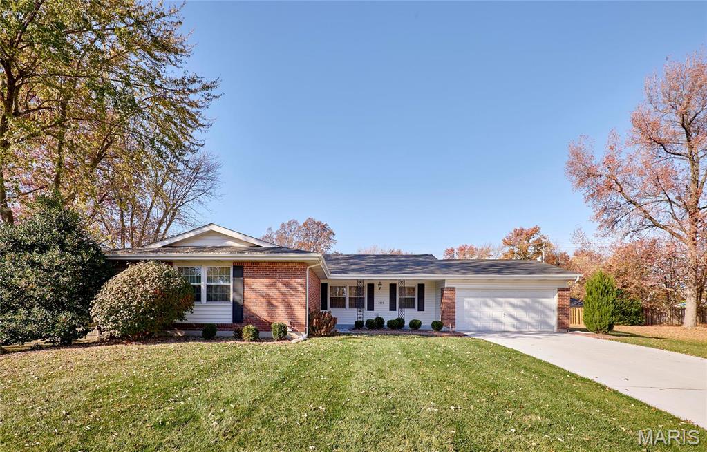 415 Trail Grove Court, Ballwin, MO, 63011 - 4 bed, 3 bath home for sale in Ballwin, MO
