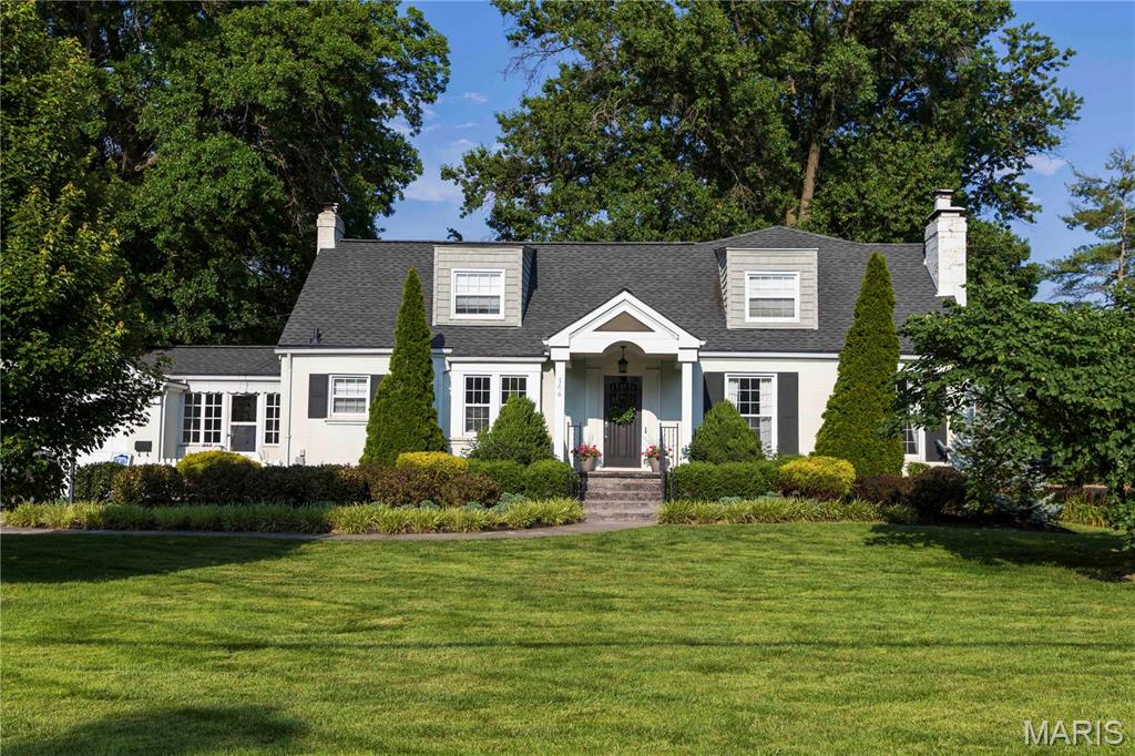 866 N Taylor Avenue, Kirkwood, MO, 63122 - 4 bed, 5 bath home for sale in Kirkwood, MO