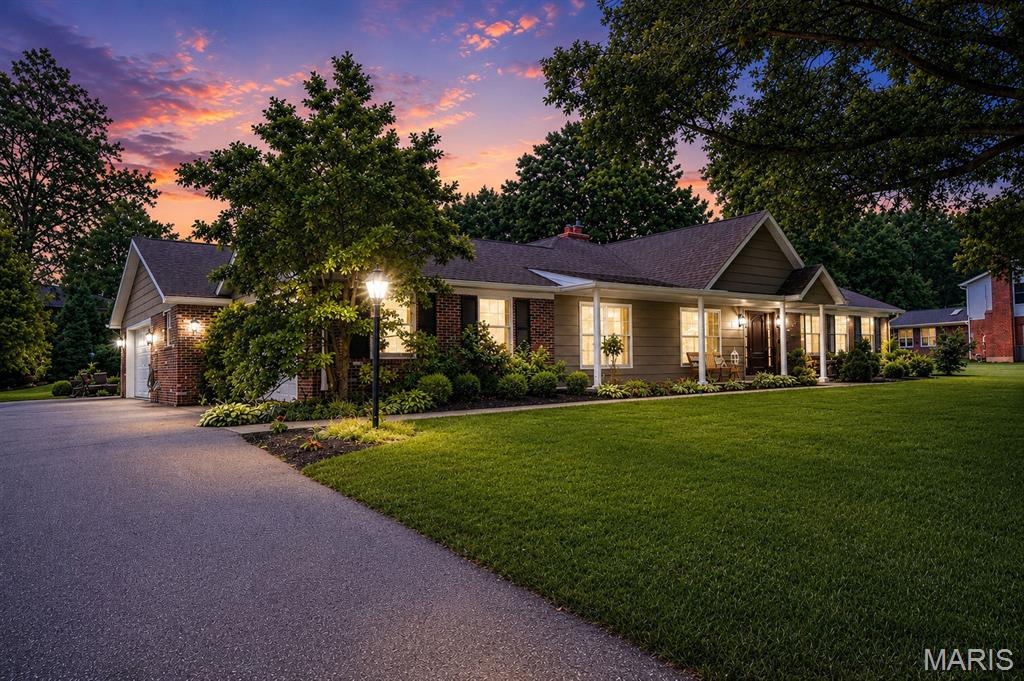 12312 Borcherding Lane, Des Peres, MO, 63131 - 3 bed, 4 bath home for sale in Des Peres, MO