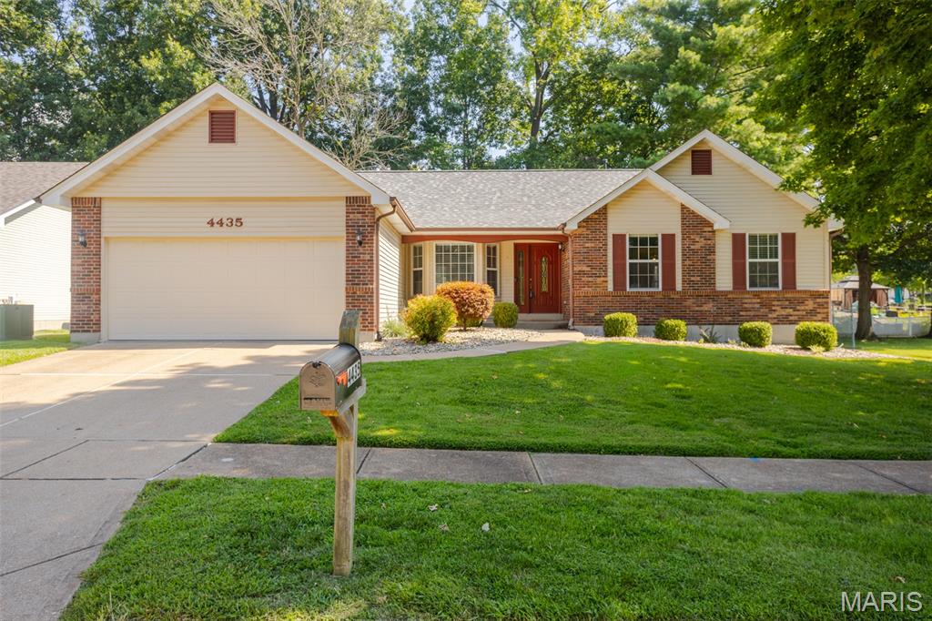 4435 Berkshire Estates Drive, Unincorporated, MO, 63129 - 3 bed, 2 bath home for sale in Mehlville, MO