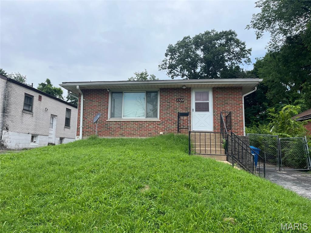 1529 Nixon Avenue, Pagedale, MO  63133