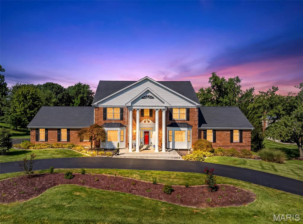 924 Cabernet Drive, Town and Country, MO, 63017 - 5 bed, 6 bath home for sale in Town and Country, MO