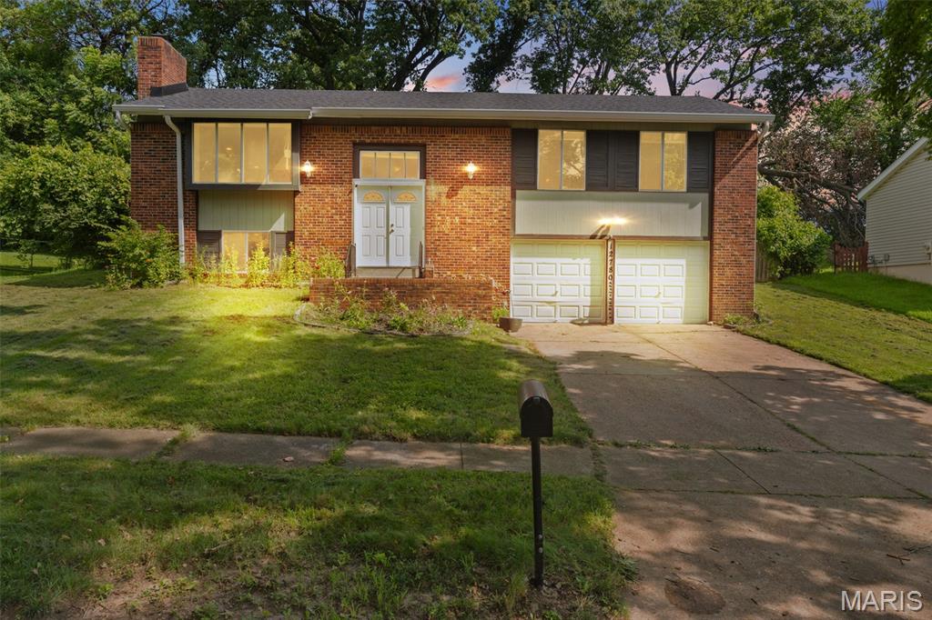 12780 Coachlight Square