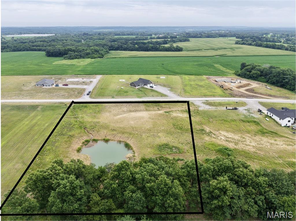 7 Lone Cedar, New London, MO, 63459