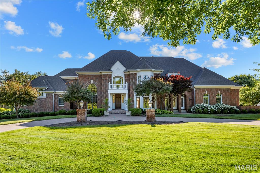 41 Manderleigh Estate, Frontenac, MO, 63131 - 6 bed, 8 bath home for sale in Frontenac, MO