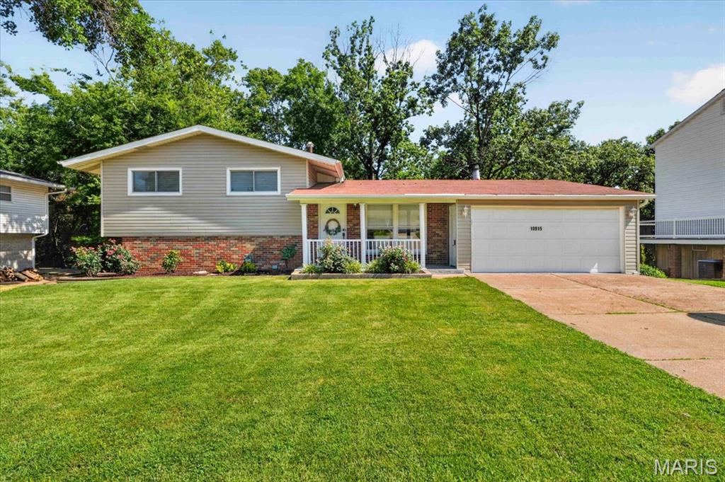 10915 Ridge Forest