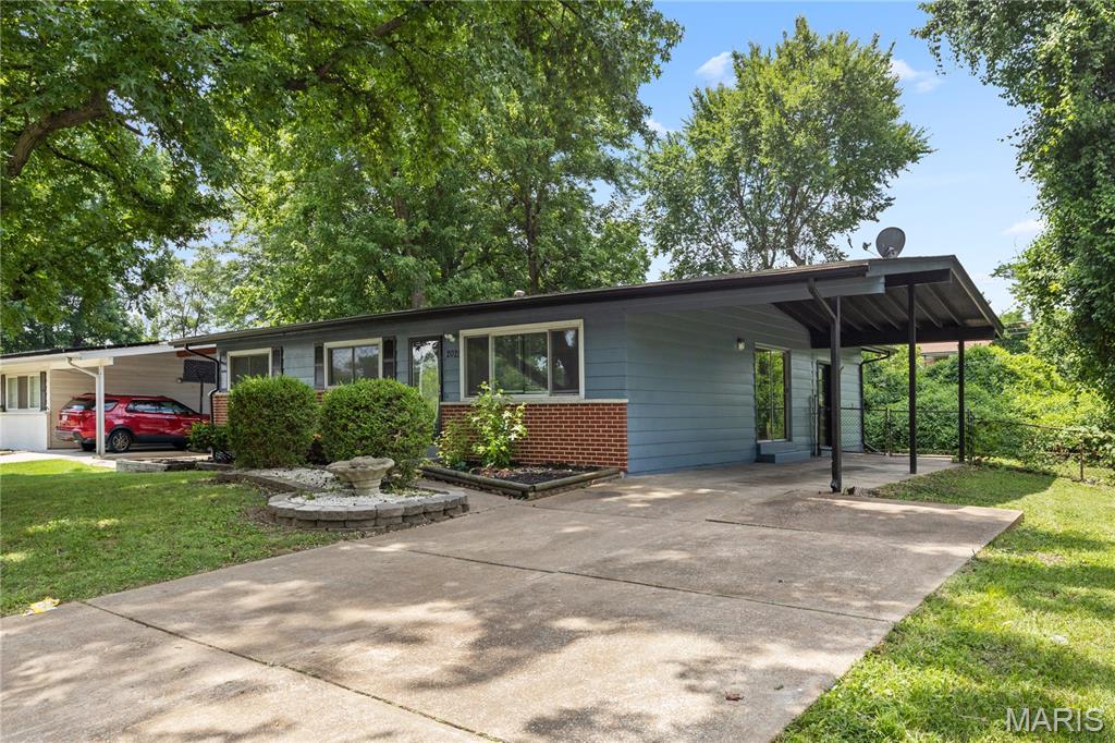 2025 Thunderbird Avenue, Florissant, MO, 63033