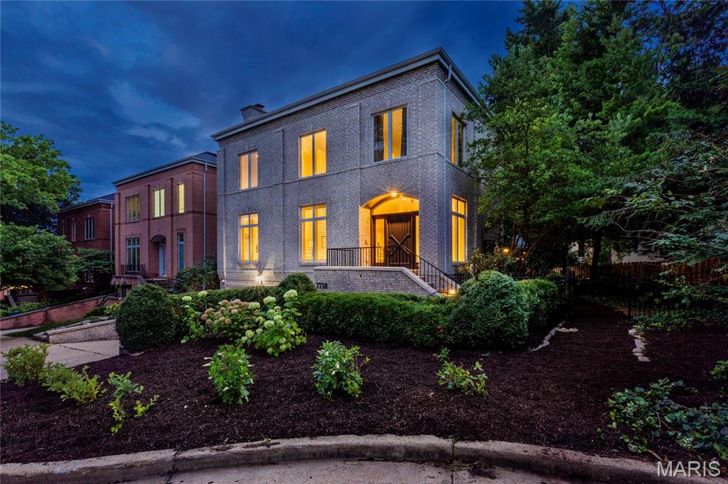 7718 Walinca Terrace, Clayton, MO, 63105 - 3 bed, 5 bath home for sale in Clayton, MO