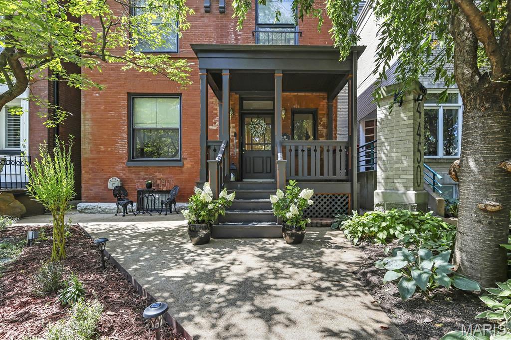 4446 Laclede