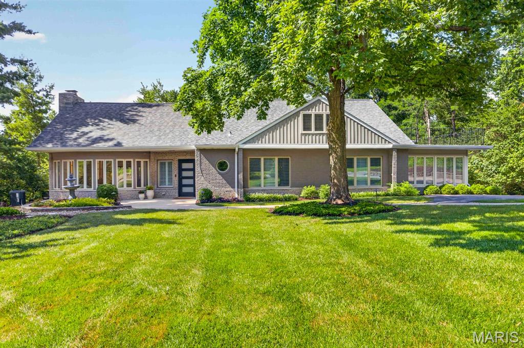 12237 Ladue Road, Creve Coeur, MO, 63141 - 5 bed, 5 bath home for sale in Creve Coeur, MO