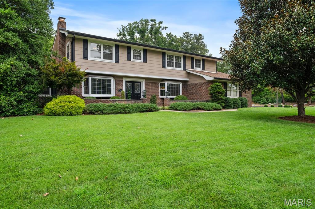 21 Meadowbrook Country Club Estate