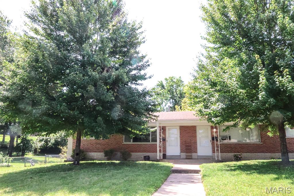 414 S Cadillac Drive, St Charles, MO, 63301 - 2 bed, 1 bath home for sale in St Charles, MO
