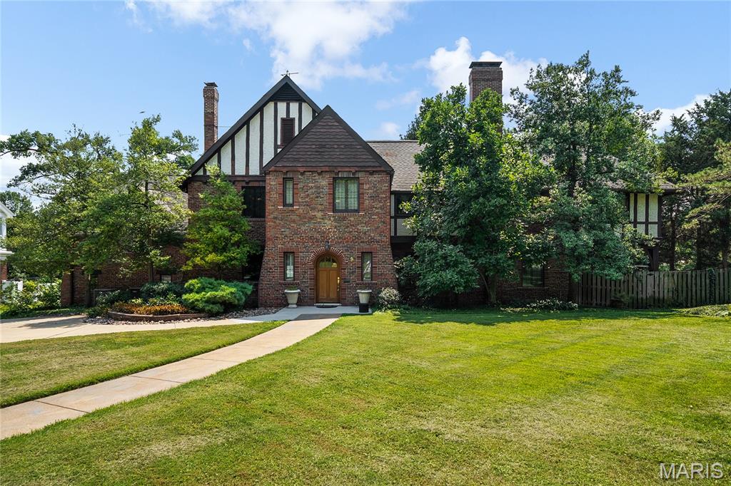 9 Bellerive Acres
