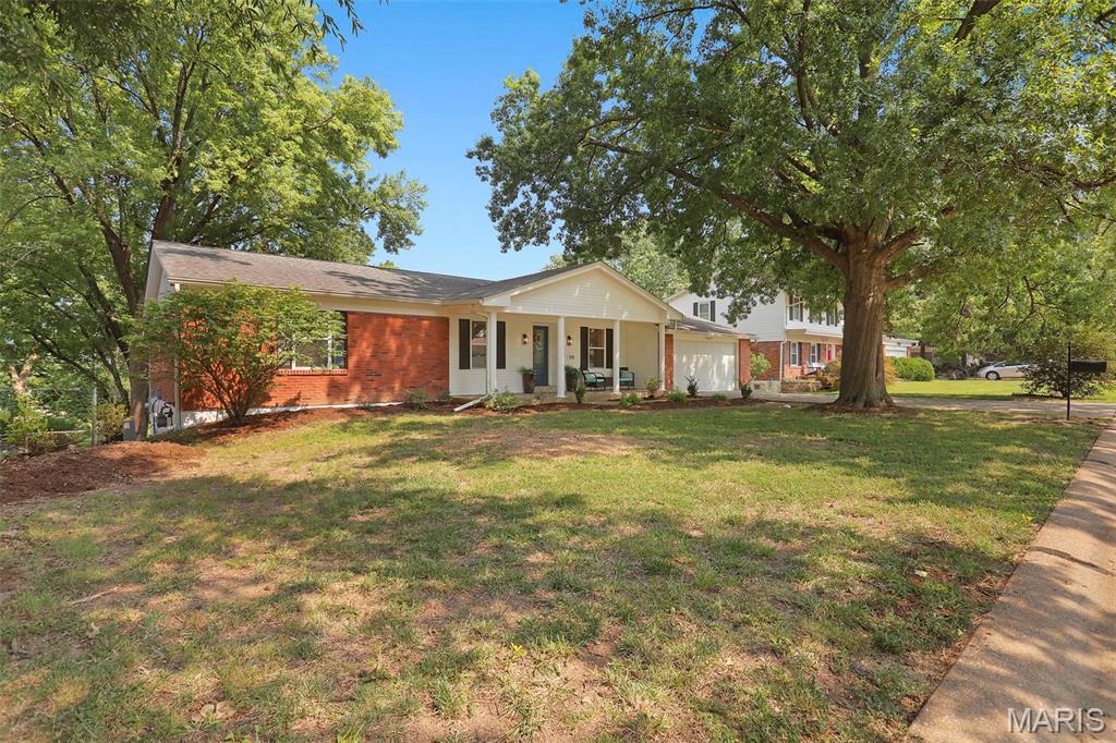 215 Ranchmoor