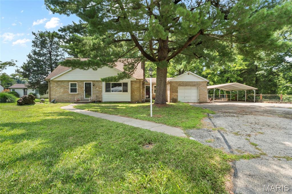 326 Hollywood Heights