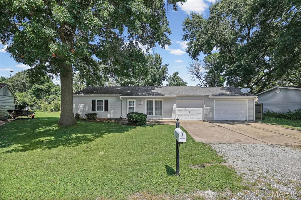 33844 Woodgate Court, Brighton, IL, 62012