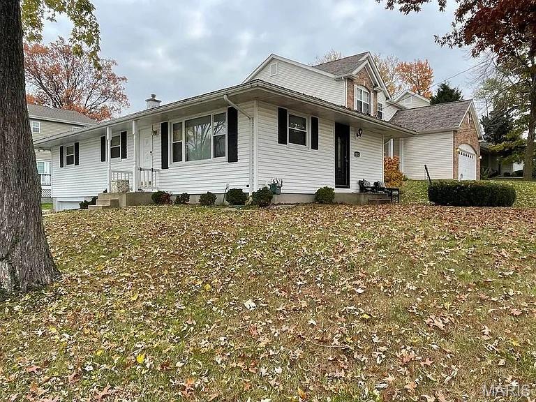 10333 Arthur Place, Frontenac, MO, 63131 - 3 bed, 2 bath home for sale in St Louis, MO