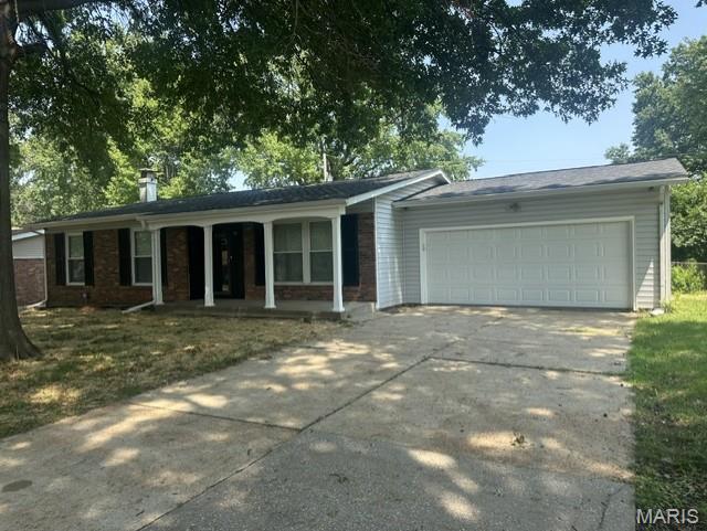 11954 Lakecrest Lane, Unincorporated, MO, 63138