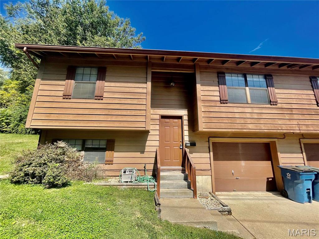 532 S Clinton Street, Collinsville, IL, 62234 - 3 bed, 2 bath home for sale in Collinsville, MO