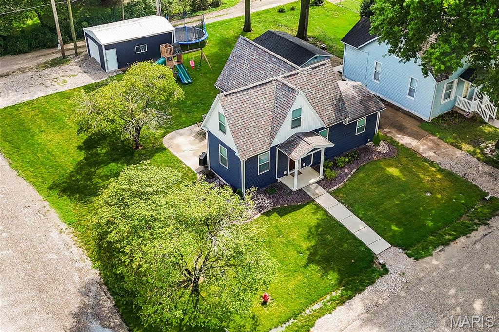 120 E 1st Street, Trenton, IL, 62293 - 5 bed, 3 bath home for sale in Trenton, MO