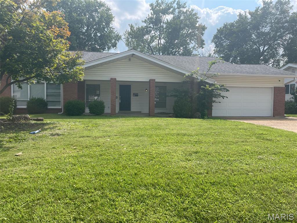 844 Townhouse Lane, Hazelwood, MO, 63042