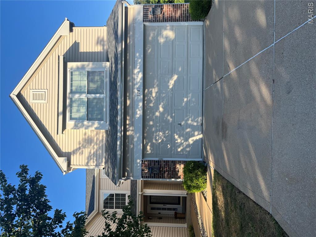3781 Southern Manor