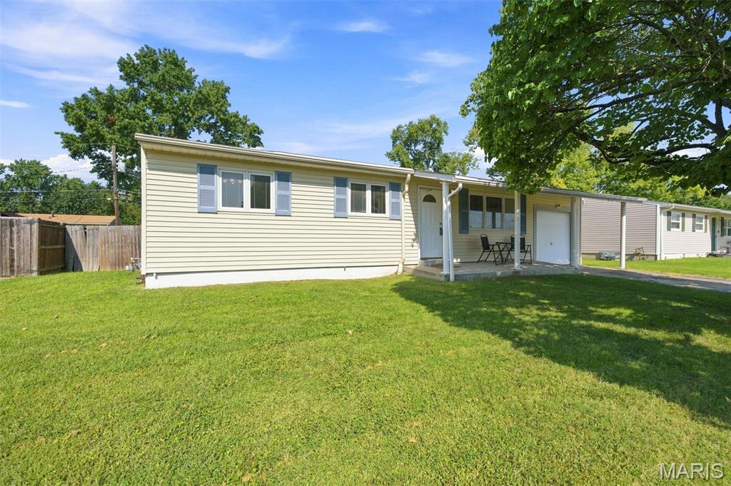 3319 Royal Domain Drive, Unincorporated, MO, 63301 - 3 bed, 1 bath home for sale in St Charles, MO