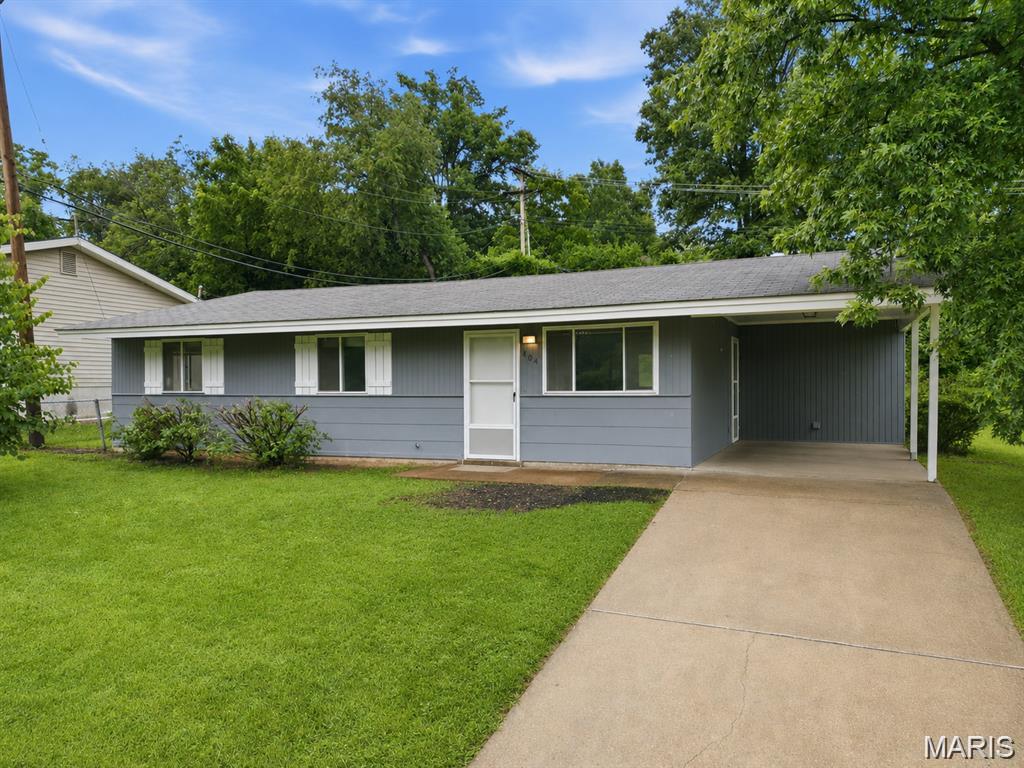 404 Spring Meadows Drive, Manchester, MO, 63011 - 3 bed, 2 bath home for sale in Manchester, MO