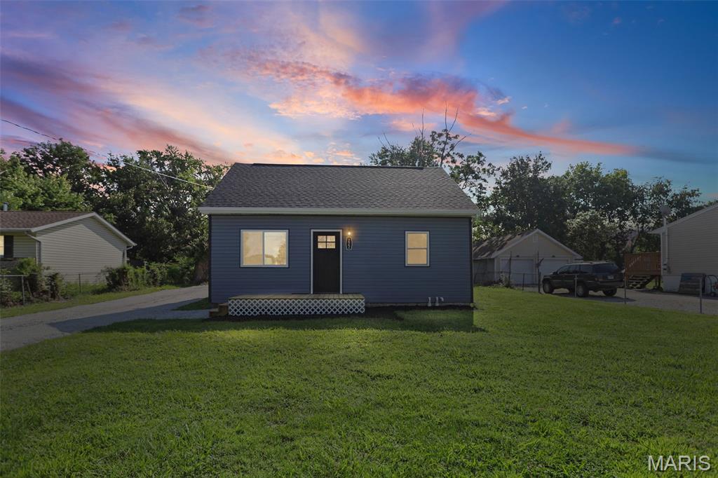 222 Lindenwood Drive, East Alton, IL, 62024