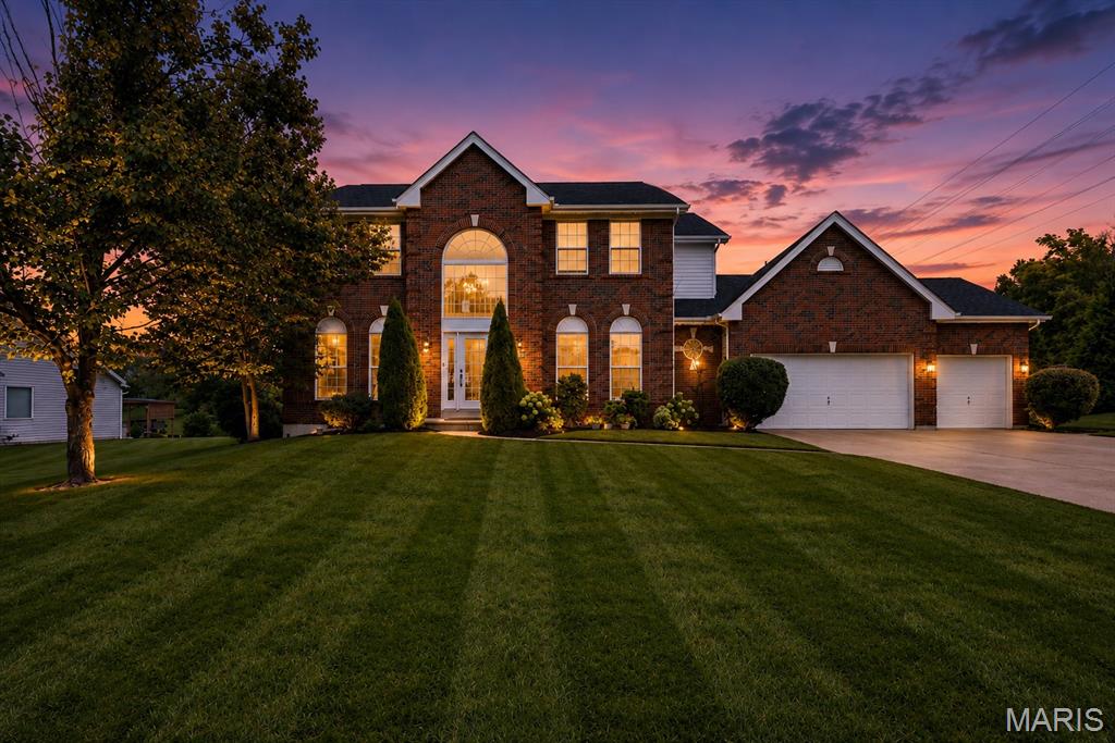 800 Dunbarton Drive, Weldon Spring, MO, 63304 - 4 bed, 4 bath home for sale in Weldon Spring, MO