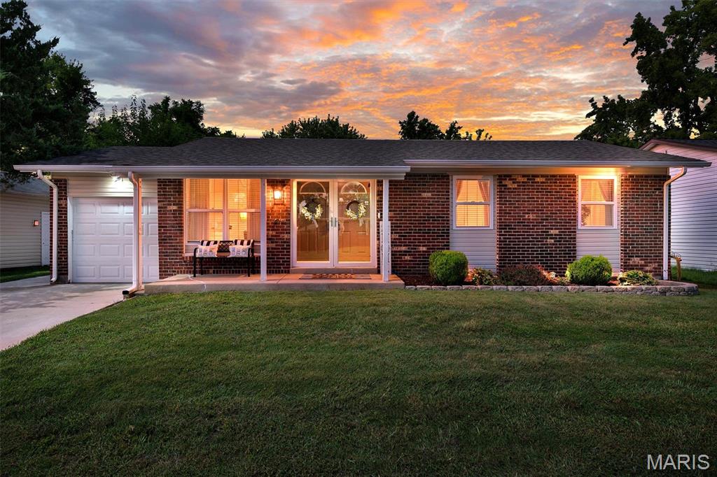 3027 Luxury Drive, Unincorporated, MO, 63031 - 3 bed, 2 bath home for sale in Florissant, MO