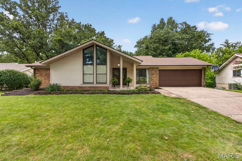 15250 Kingsman Circle, Chesterfield, MO, 63017 - 3 bed, 3 bath home for sale in Chesterfield, MO