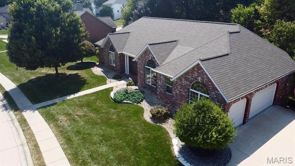 6 Timberwood Drive, Maryville, IL, 62062 - 3 bed, 4 bath home for sale in Maryville, MO