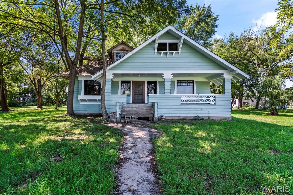 817 S Clinton, Litchfield, IL, 62056