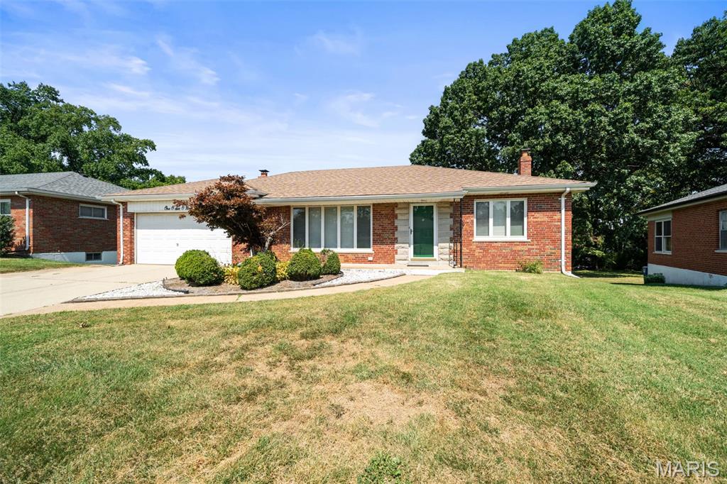 10609 Knollshire Drive, Unincorporated, MO, 63123 - 2 bed, 2 bath home for sale in Affton, MO