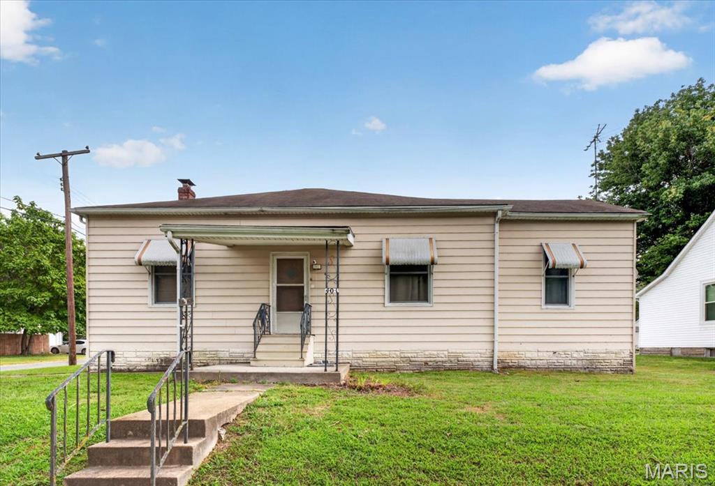 401 S Van Buren Street, New Athens, IL, 62264