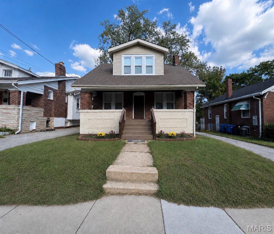 2256 Yale Avenue, Maplewood, MO, 63143 - 2 bed, 1 bath home for sale in Maplewood, MO