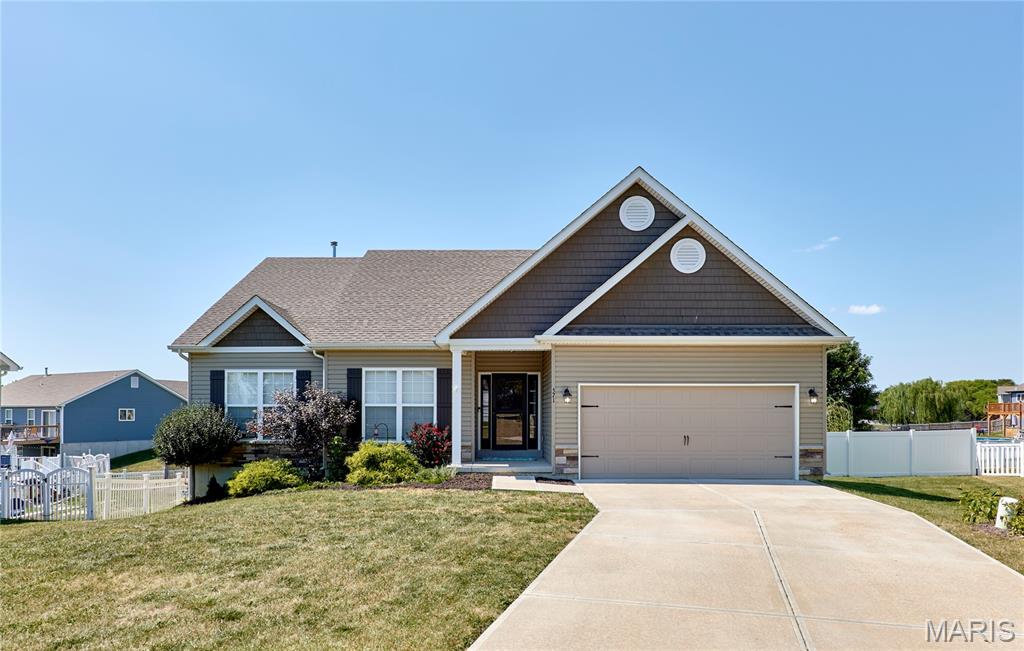571 Newcastle Drive, Troy, MO, 63379 - 5 bed, 2 bath home for sale in Troy, MO