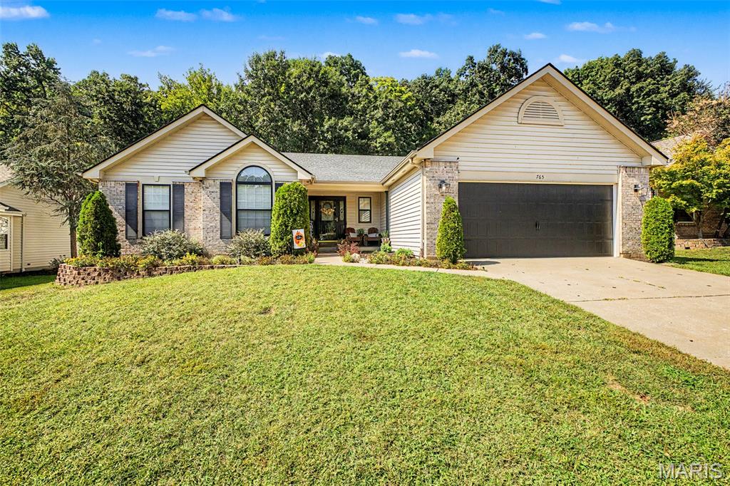 765 Emerald Oaks