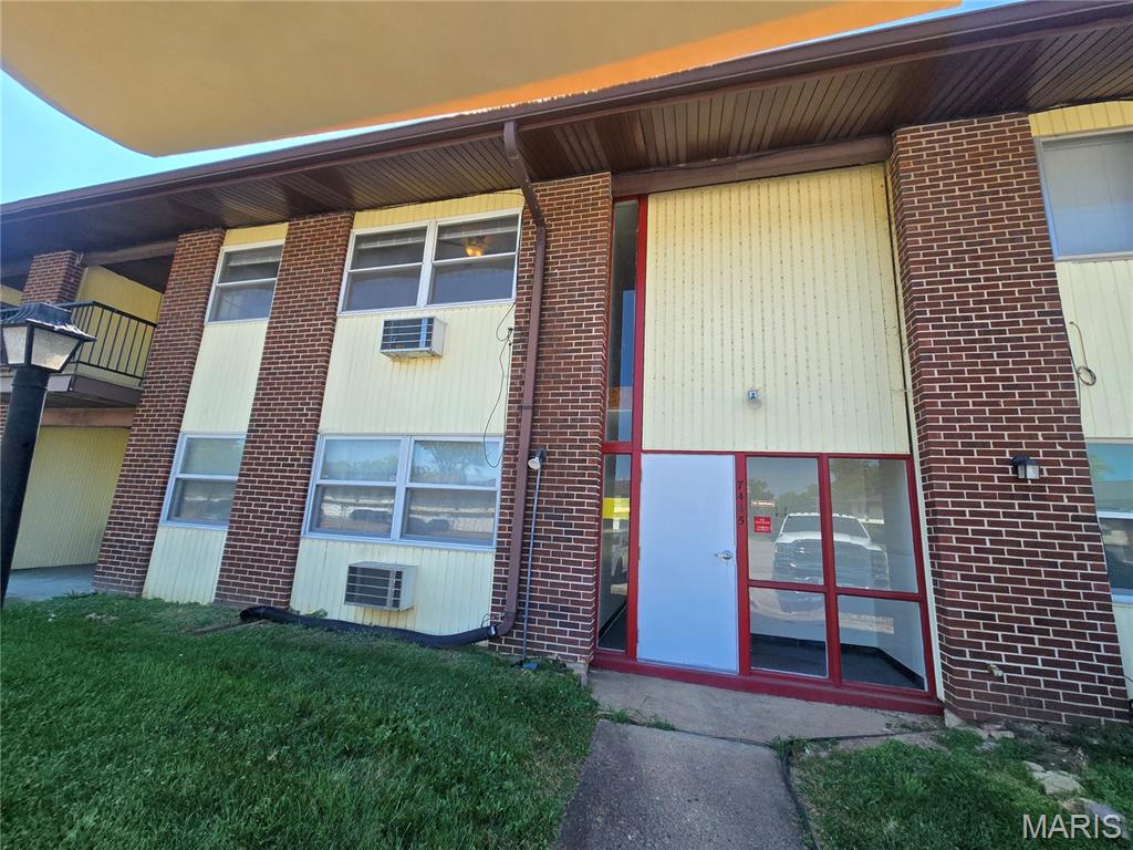 7445 Hazelcrest