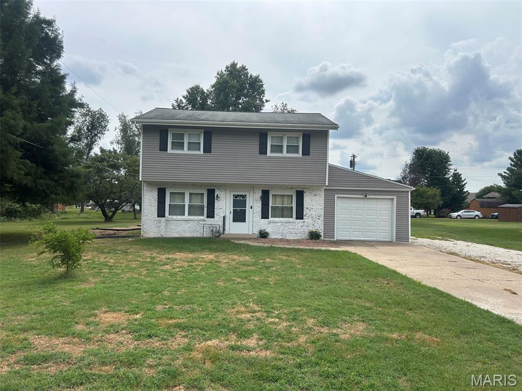 457 Jack Pine Drive, Carrollton, IL, 62016
