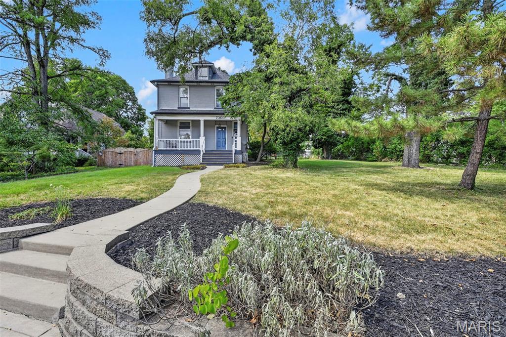 7303 Lindbergh Drive, Richmond Heights, MO, 63117 - 3 bed, 2 bath home for sale in St Louis, MO