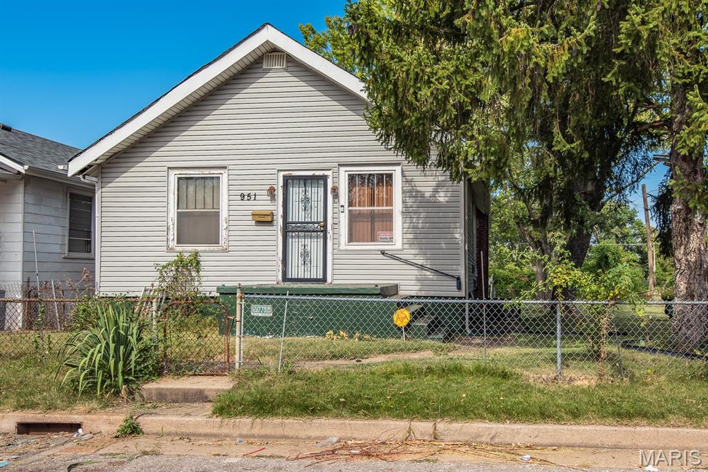 951 Switzer Avenue, St Louis City, MO, 63147